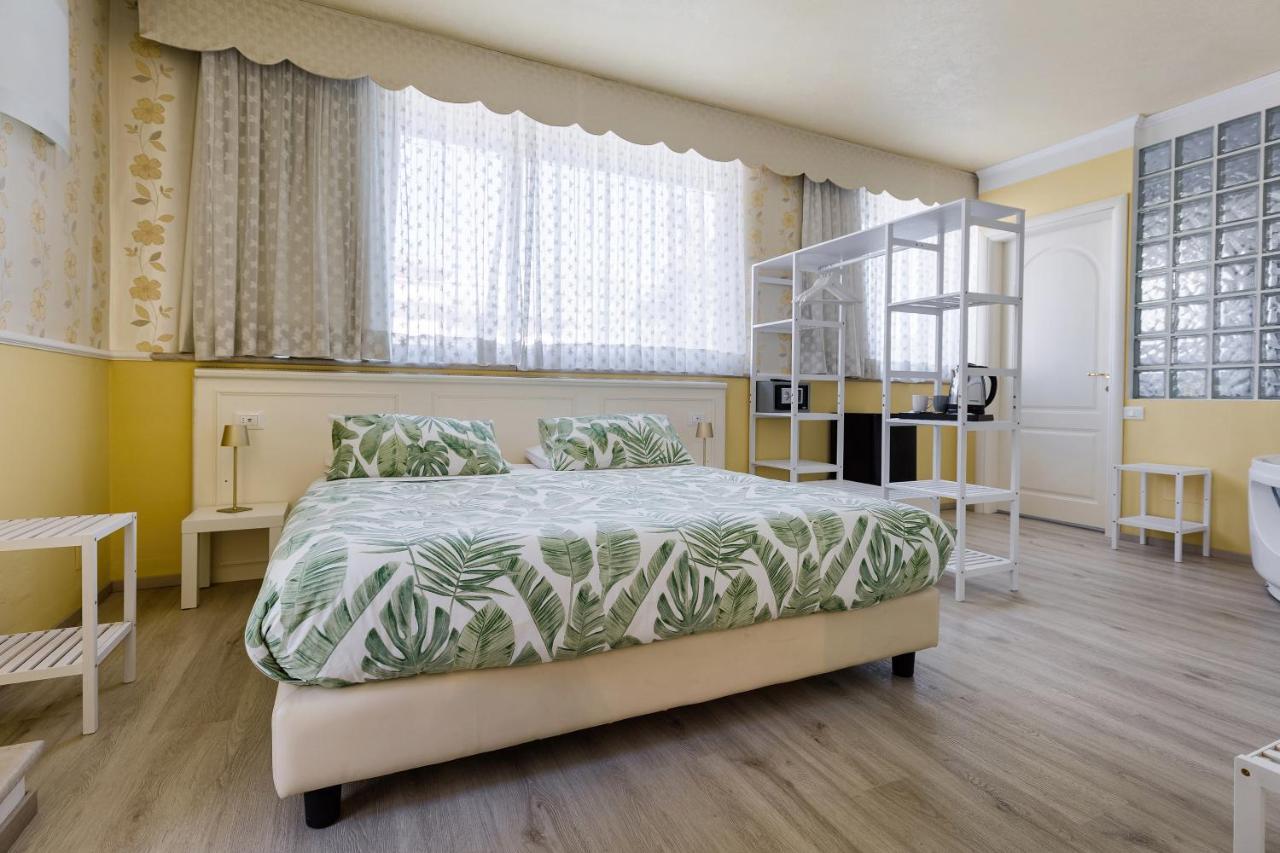 Hotel Villa Lilla Desenzano del Garda Kültér fotó