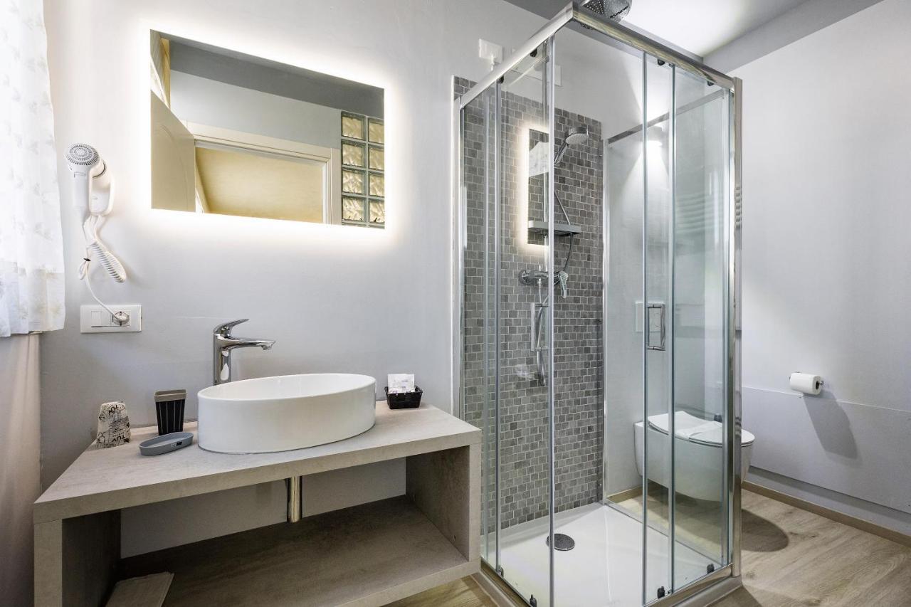 Hotel Villa Lilla Desenzano del Garda Kültér fotó