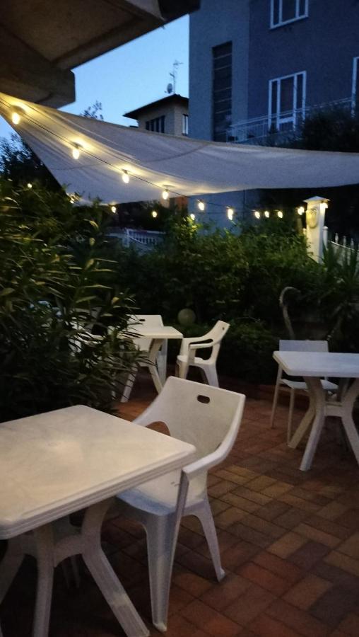 Hotel Villa Lilla Desenzano del Garda Kültér fotó