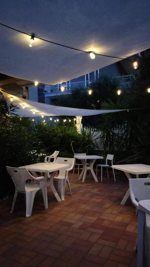 Hotel Villa Lilla Desenzano del Garda Kültér fotó